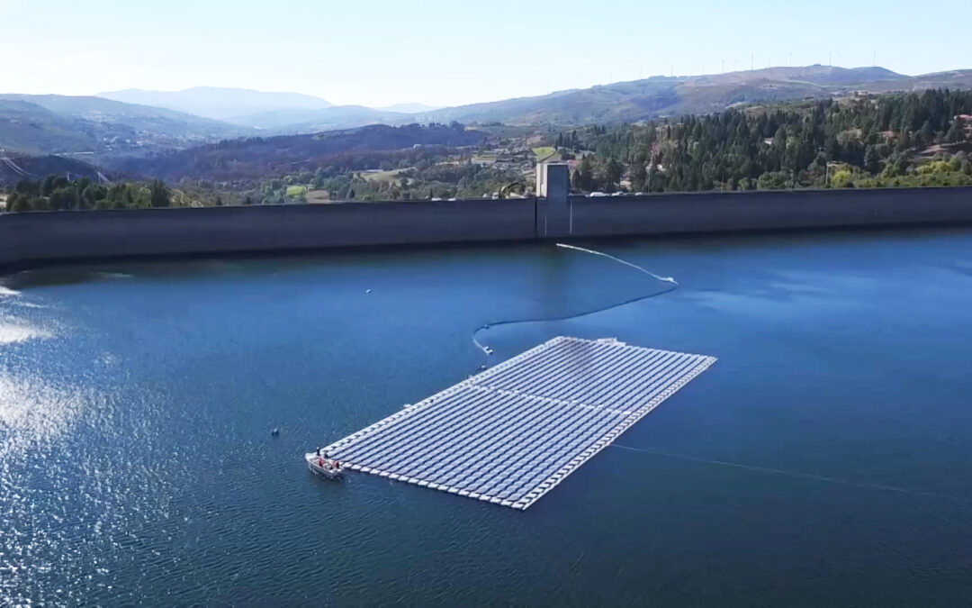 Mains Technical Challenges of floating solar panels on Hydro dams