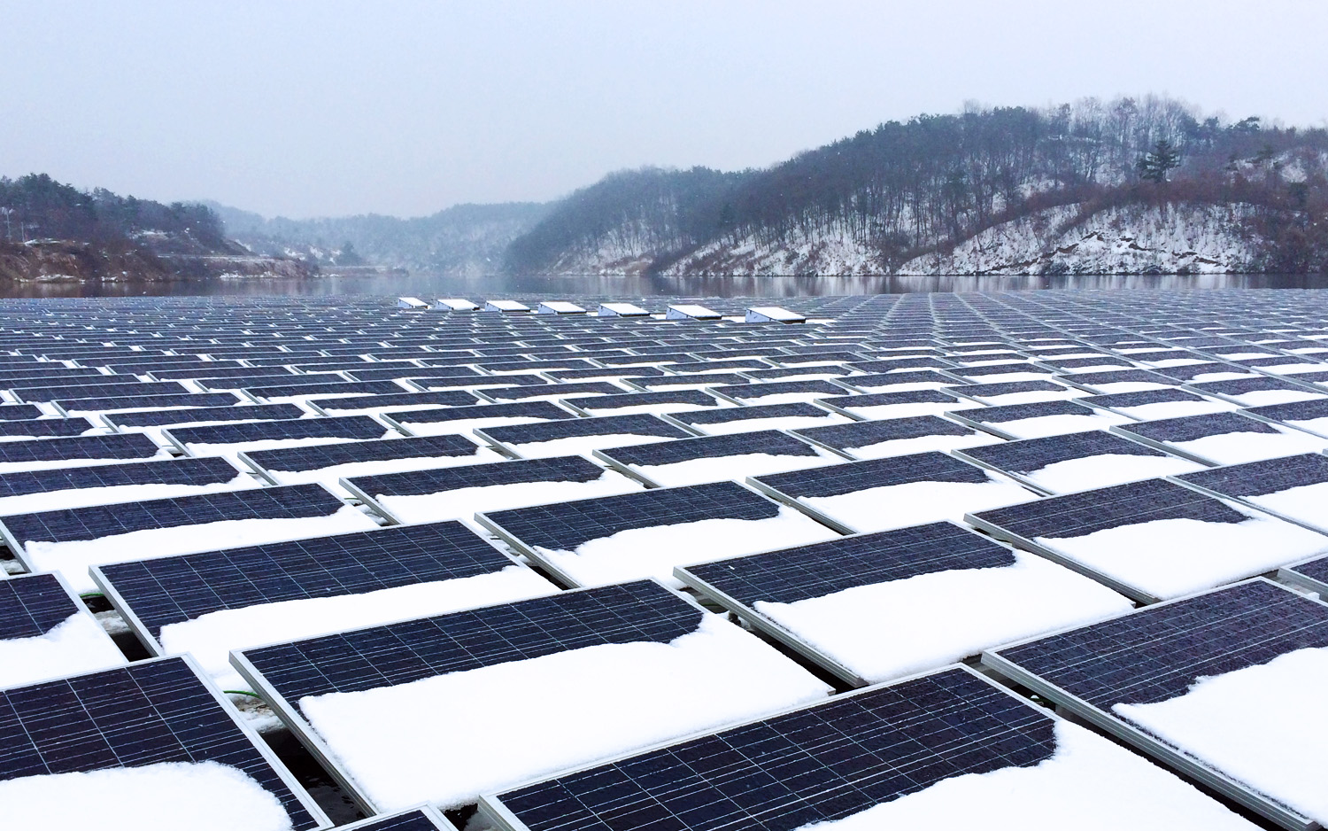 O CHANG FLOATING SOLAR SNOW