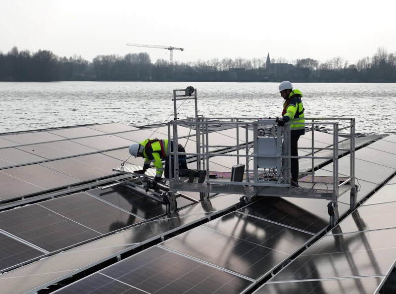 WattRack solar panel maintenance floating - Ciel et Terre