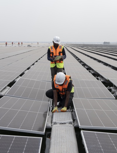 bottom anchoring barge floating solar
